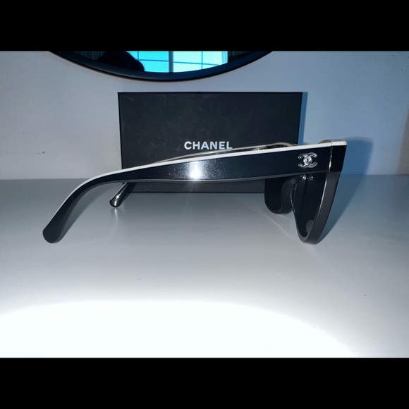 Chanel sunglasses - Picture 5 of 8